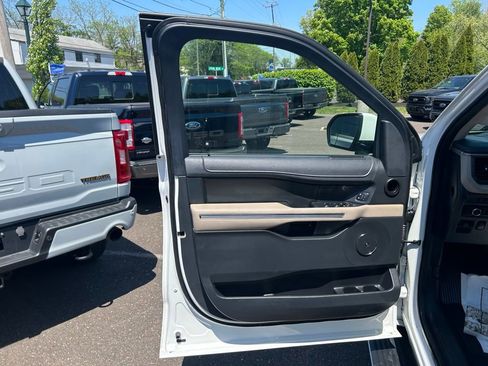Certified 2022 Ford Expedition Max Limited AWD/4WD image 12
