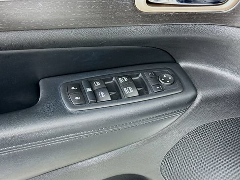 Used 2017 Jeep Grand Cherokee Laredo w/ Quick Order Package 23E AWD/4WD image 18