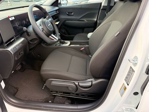 New 2026 Hyundai Kona SE image 8