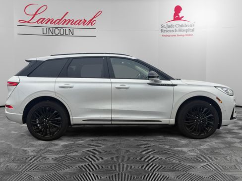 Certified 2024 Lincoln Corsair Reserve w/ Equipment Group 202A image 6