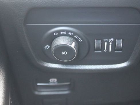 Used 2025 Jeep Grand Cherokee Limited w/ Luxury Tech Group II AWD/4WD image 20
