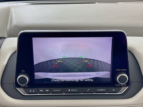 Used 2025 Nissan Rogue SV FWD image 22