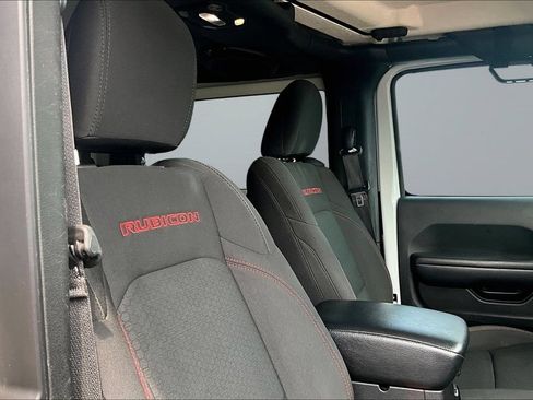 Used 2018 Jeep Wrangler Rubicon AWD/4WD image 7