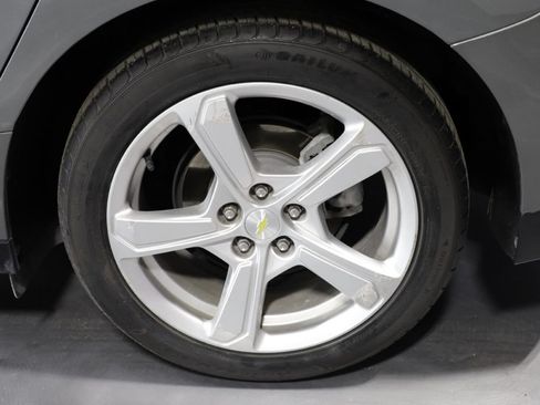 Used 2017 Chevrolet Volt LT w/ Comfort Package FWD image 31