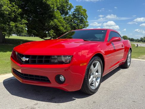 Used 2011 Chevrolet Camaro LT RWD image 4