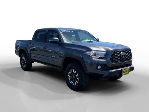 Used 2023 Toyota Tacoma TRD Off-Road w/ Technology Package AWD/4WD image 7