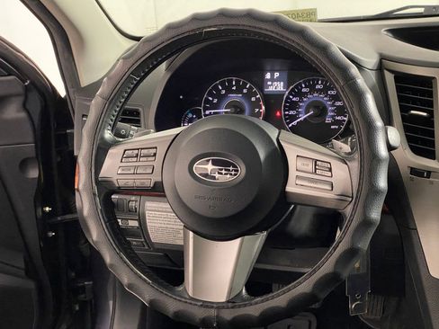 Used 2011 Subaru Outback 2.5i Limited image 17