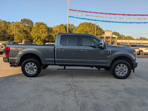 Used 2022 Ford F250 Platinum image 6