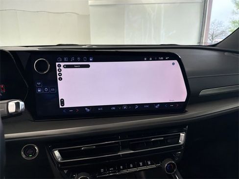 Certified 2025 Chevrolet Traverse LT image 29