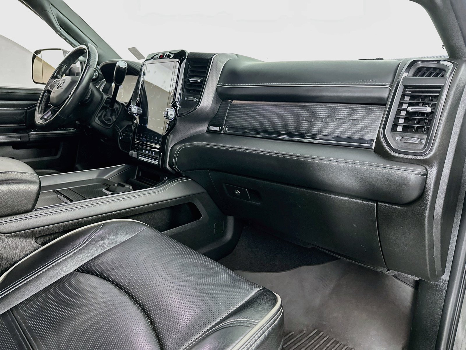 Used 2022 RAM 2500 Limited AWD/4WD image 31