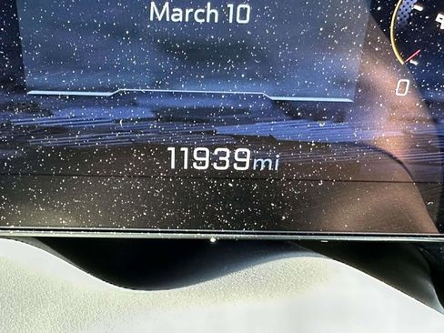 Used 2025 Chevrolet Suburban Premier image 33