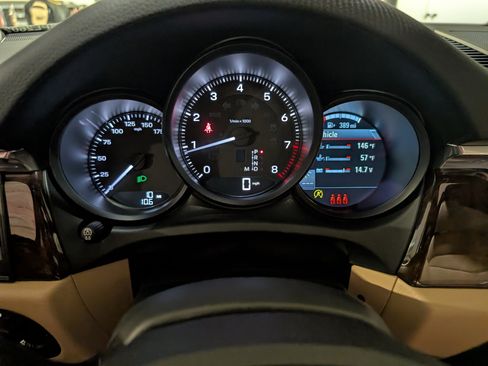 New 2026 Porsche Macan image 33