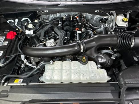 Used 2025 Ford Expedition Platinum AWD/4WD image 9