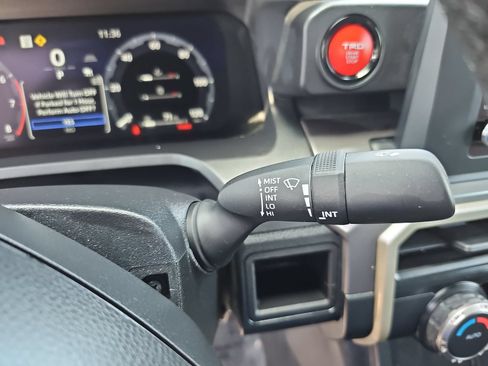 Used 2025 Toyota Tacoma TRD Sport AWD/4WD image 18