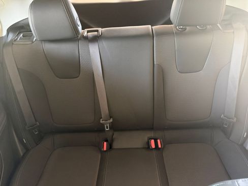 Used 2025 Buick Encore GX Preferred FWD image 37