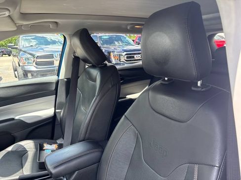 Used 2022 Jeep Compass Limited w/ Sun and Sound Group AWD/4WD image 9
