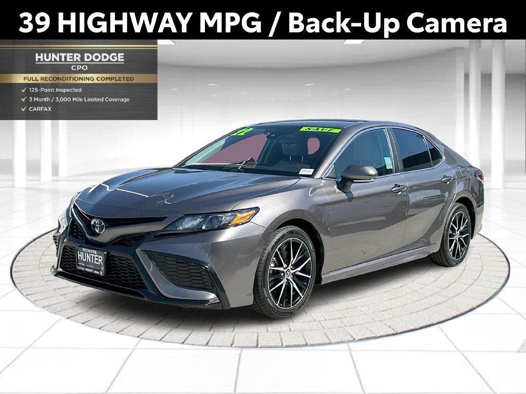 Used 2022 Toyota Camry SE FWD image 1
