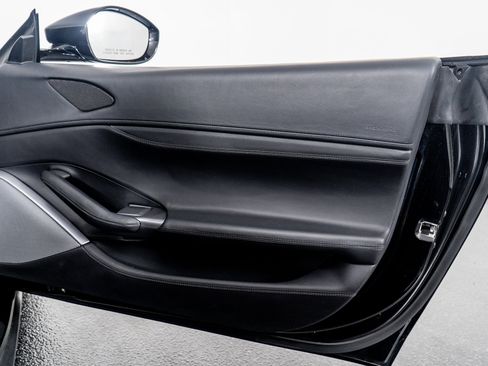 Used 2019 Ferrari Portofino image 40