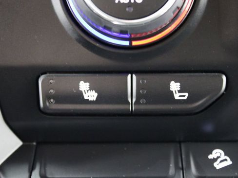 Used 2022 Chevrolet Silverado 1500 LT Trail Boss w/ Convenience Package II image 28