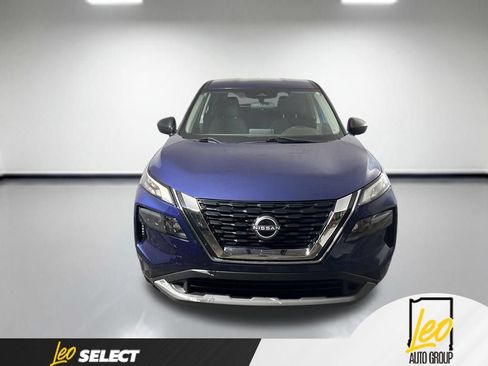 Used 2023 Nissan Rogue S AWD/4WD image 2