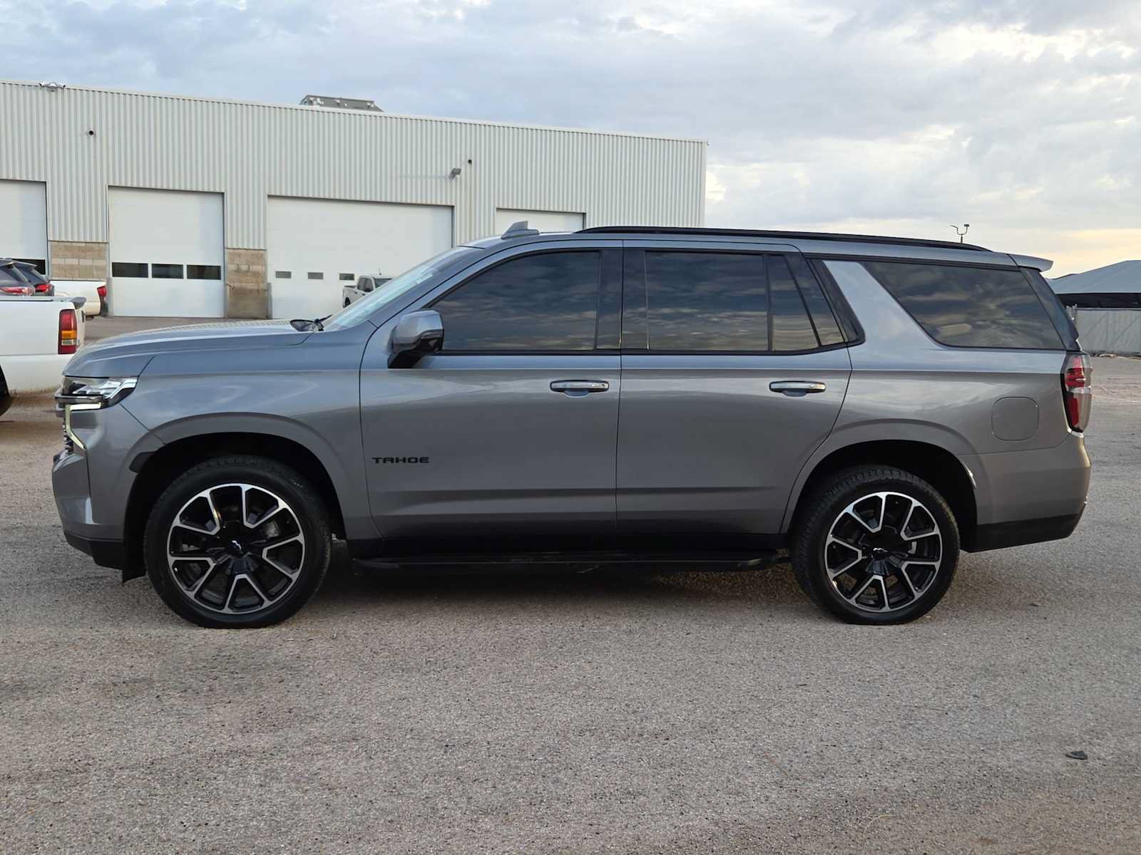 Used 2021 Chevrolet Tahoe RST w/ Luxury Package AWD/4WD image 5