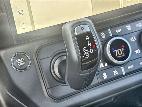 New 2026 Land Rover Defender 130 X-Dynamic SE image 27