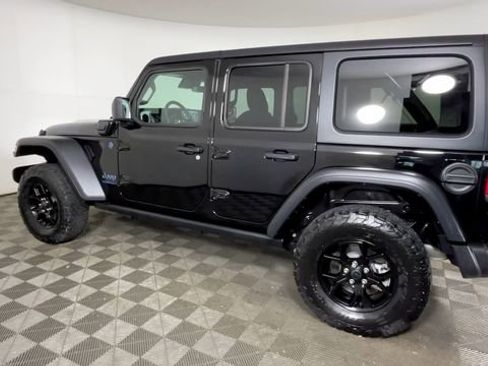Used 2024 Jeep Wrangler Unlimited AWD/4WD image 10