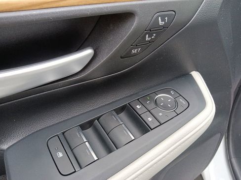 Used 2024 Toyota Grand Highlander AWD image 12