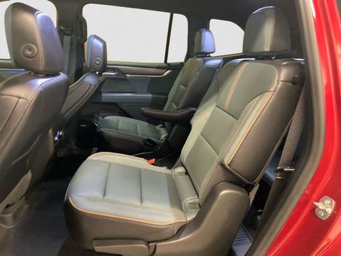 Used 2024 GMC Acadia AT4 w/ Luxury Package image 13