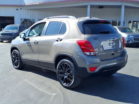 Certified 2022 Chevrolet Trax LT w/ Driver Confidence Package image 3