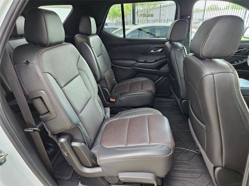 Used 2023 Chevrolet Traverse High Country AWD/4WD image 28