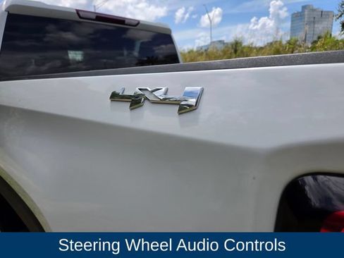 Used 2022 GMC Sierra 1500 SLT w/ SLT Premium Package AWD/4WD image 17