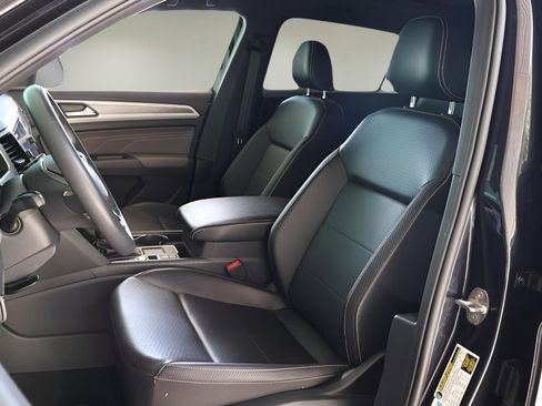 Used 2022 Volkswagen Atlas Cross Sport SE w/ Panoramic Sunroof Package image 12