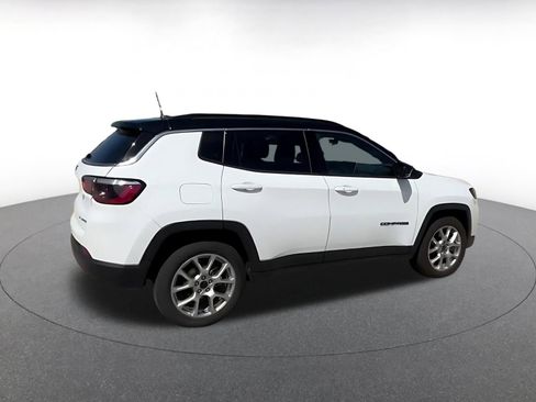 Used 2025 Jeep Compass Limited AWD/4WD image 15