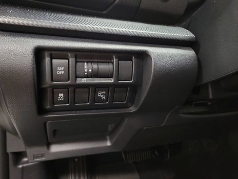 Used 2019 Subaru Crosstrek 2.0i Premium w/ Eyesight System AWD/4WD image 27
