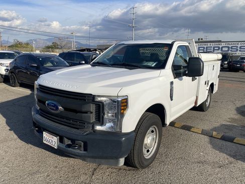 Used 2018 Ford F250 XL image 2