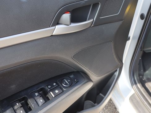 Used 2018 Hyundai Elantra Value Edition FWD image 18