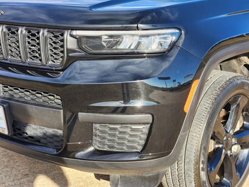 Used 2023 Jeep Grand Cherokee L Laredo image 9