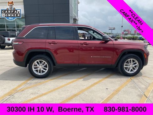 Used 2023 Jeep Grand Cherokee Laredo image 2