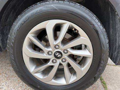 Used 2017 Hyundai Tucson SE Plus w/ Cargo Package AWD/4WD image 20