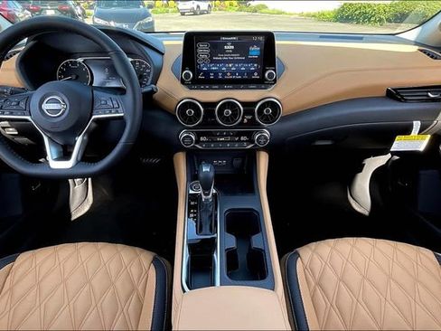 Used 2025 Nissan Sentra SV w/ SV Premium Package image 5