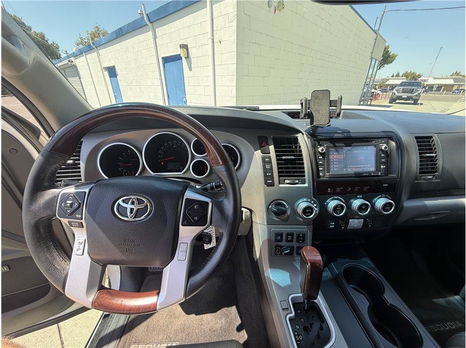 Used 2015 Toyota Sequoia Platinum AWD/4WD image 22