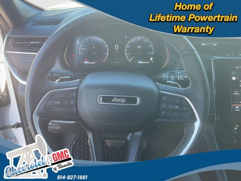 Used 2023 Jeep Grand Cherokee Altitude AWD/4WD image 8