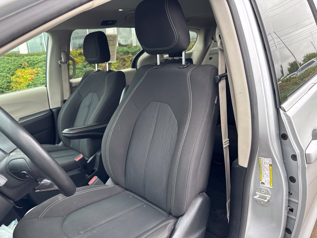 Used 2024 Chrysler Voyager LX FWD image 19