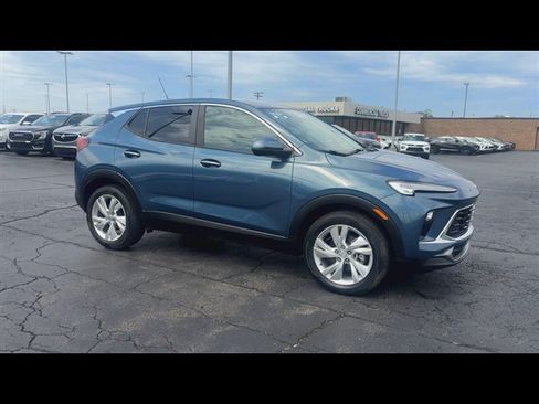 Certified 2024 Buick Encore GX Preferred w/ Comfort Package FWD image 2