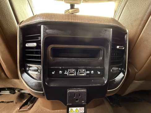 Used 2019 RAM 1500 Limited AWD/4WD image 16