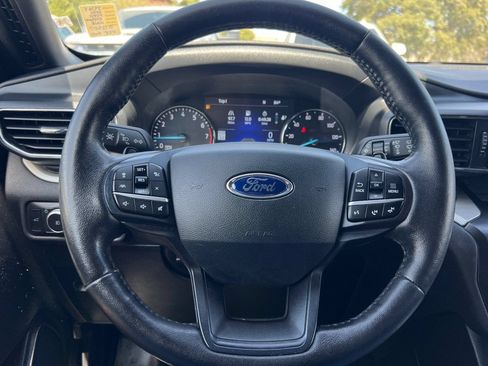 Used 2020 Ford Explorer XLT w/ Equipment Group 202A AWD/4WD image 25