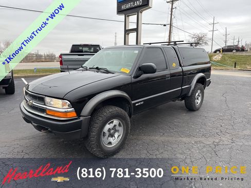 Used 2000 Chevrolet S10 Pickup LS w/ Preferred Equipment Group image 29