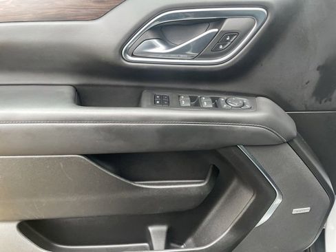 Used 2023 Chevrolet Suburban Z71 image 11