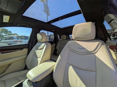 Used 2017 Cadillac XT5 Premium Luxury w/ LPO, Wheel Lock Package image 22